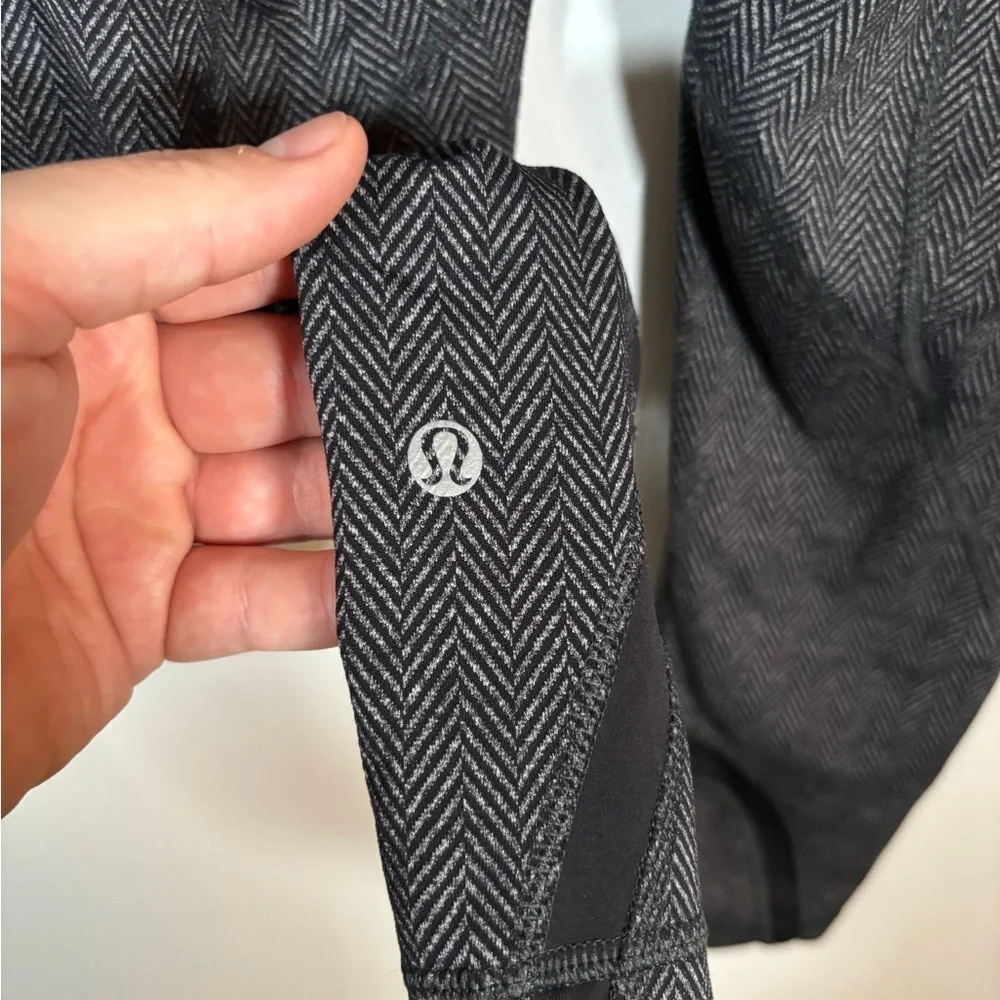 Lululemon Wunder Under Crop Leggings Womens Size 6 Black White Herringbone Print